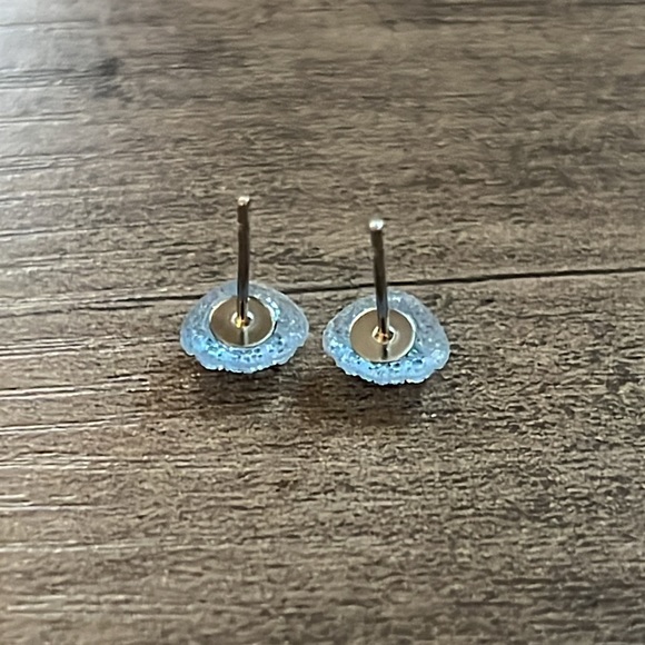 Sparkly seashell earrings - Picture 3 of 4